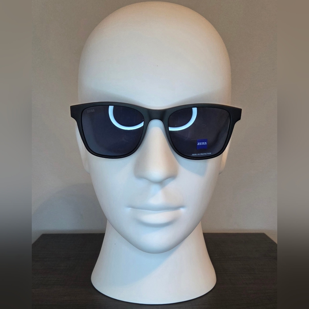 Zeiss LightPro Polarized Sunglasses Black Blue Lens NWT w/ Case